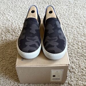 RARE RETIRED Rothy’s The Sneaker Grey Camo sz 10 NWT